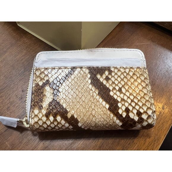 Michael Kors Jet Set Travel Card Case Embossed Leather NWT in Box - Picture 2 of 9